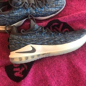 Lebron 15, low rise